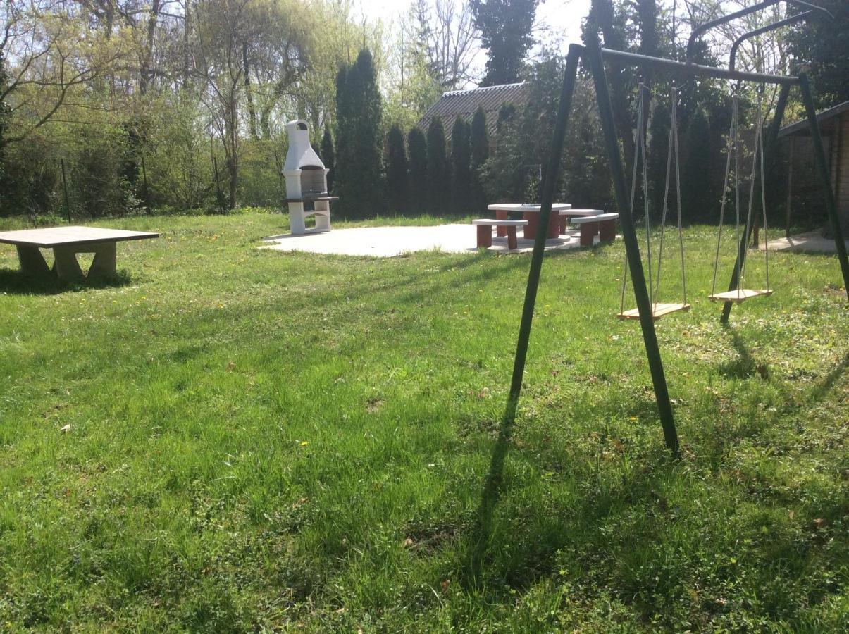Villa Lily Zamárdi Buitenkant foto