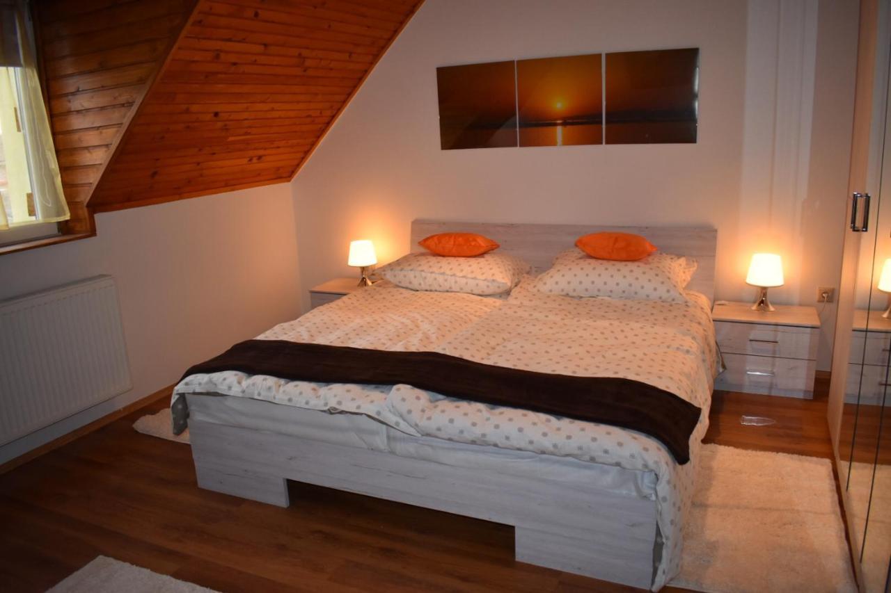 Villa Lily Zamárdi Buitenkant foto