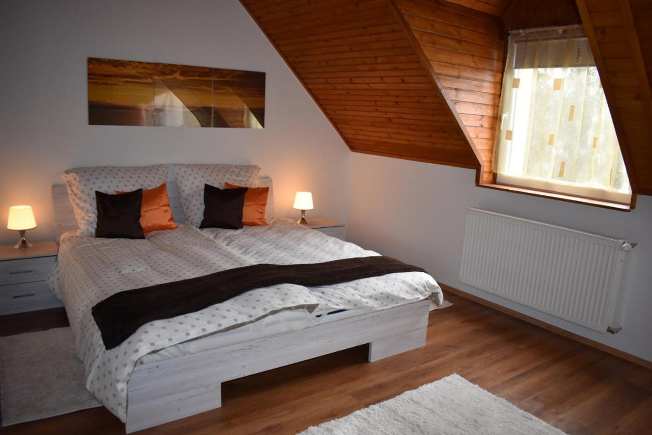 Villa Lily Zamárdi Buitenkant foto