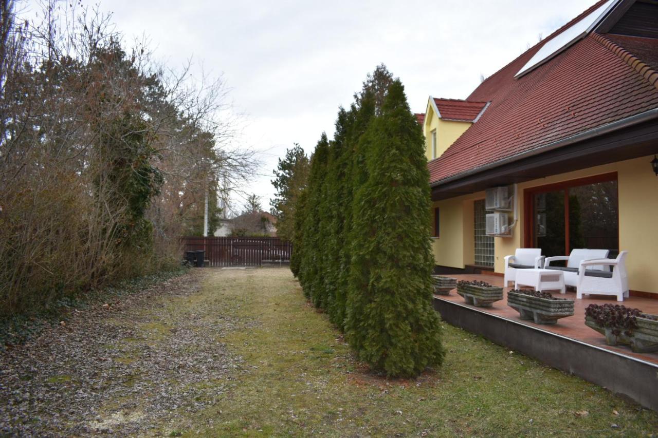 Villa Lily Zamárdi Buitenkant foto